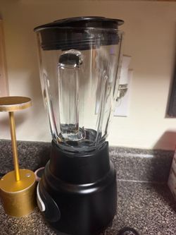 Black Countertop Blender with Glass Jar