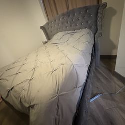 Queen (Size Box Frame)