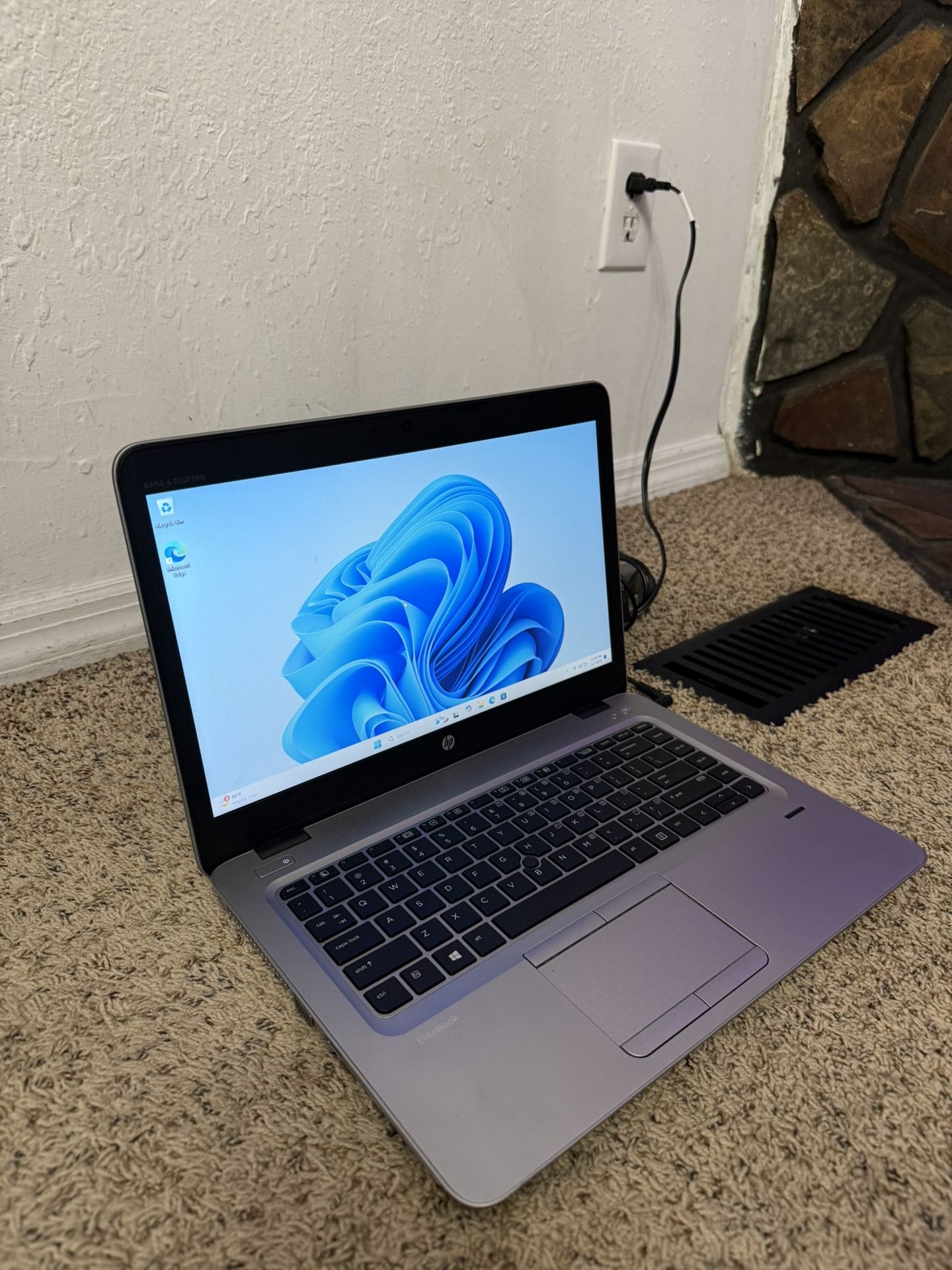 HP Elitebook Laptop Computer SSD HD