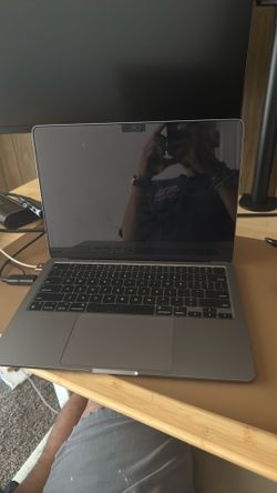 MacBook Air M2 (2022)