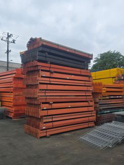 PALLET RACKS --Crossbeams, Uprights and wire decks