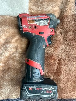Milwaukee M12 Cordless Impact Driver with Battery