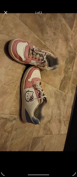 Hello Kitty Low-Top Sneakers