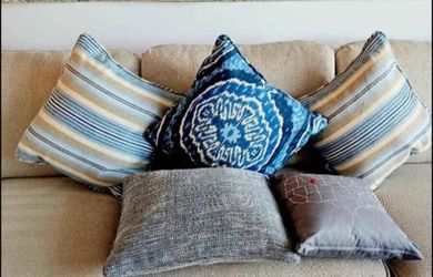 DECORATIVE THROW PILLOWS