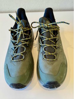 Hoka men’s size 11.5 NEW Kaha 2 low gtx radiant Thyme/yellow