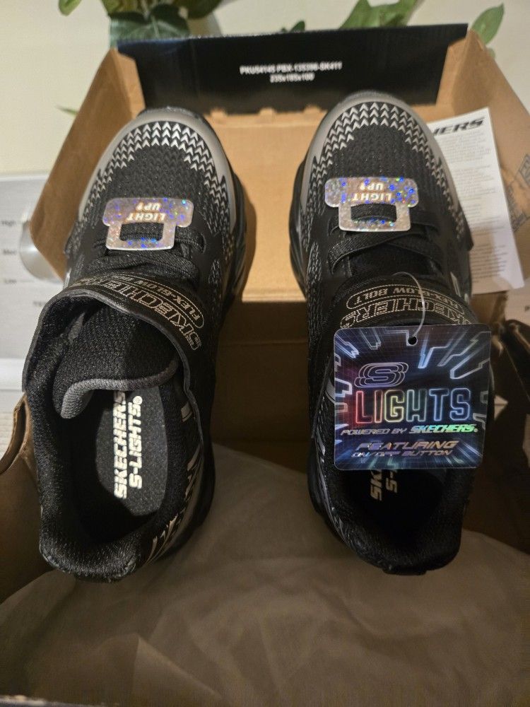 Shoes, skechers, size 12.5 kids