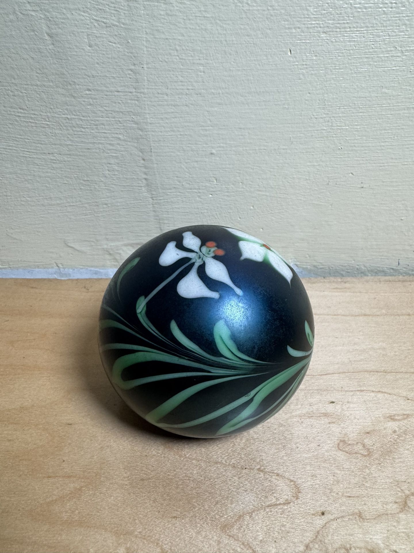 Union Jack Studio Art Glass Paperweight – Signed Floral Design – 1987