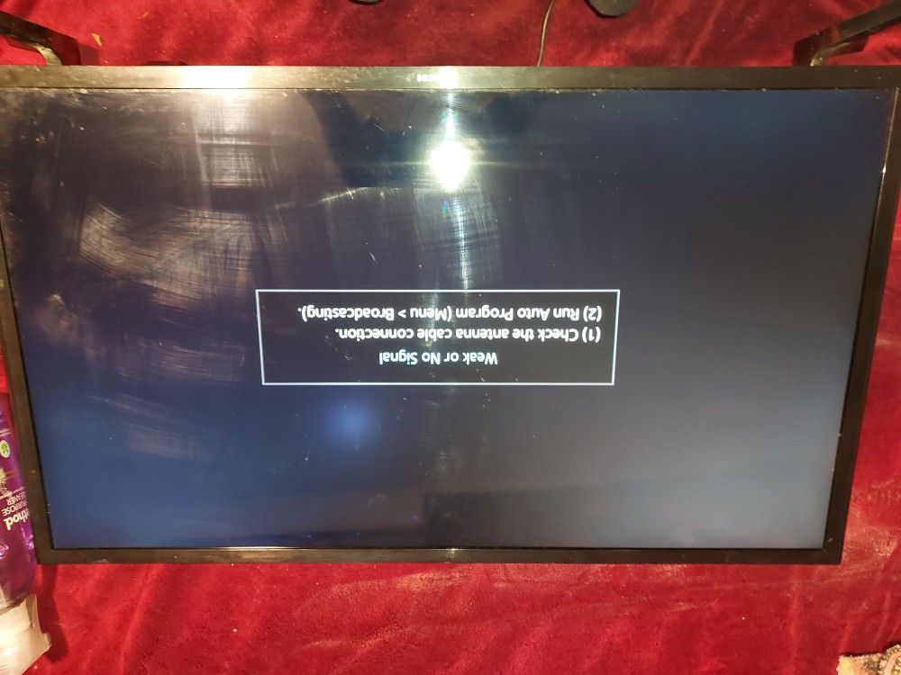 32in Samsung SMART TV w/ Remote