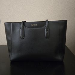 Black DKNY Purse With Zip Closure 
