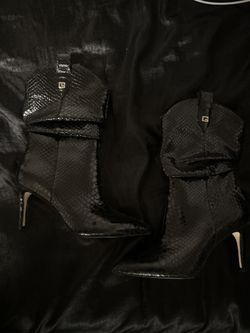 snake print boots !