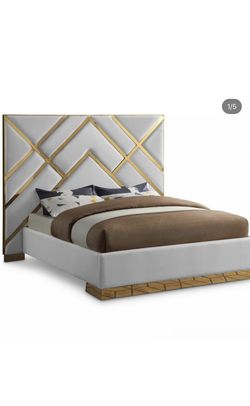 Lux Queen Bed