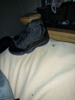 Air Jordan 11 Black Gamma Blue Sneakers size 8.5