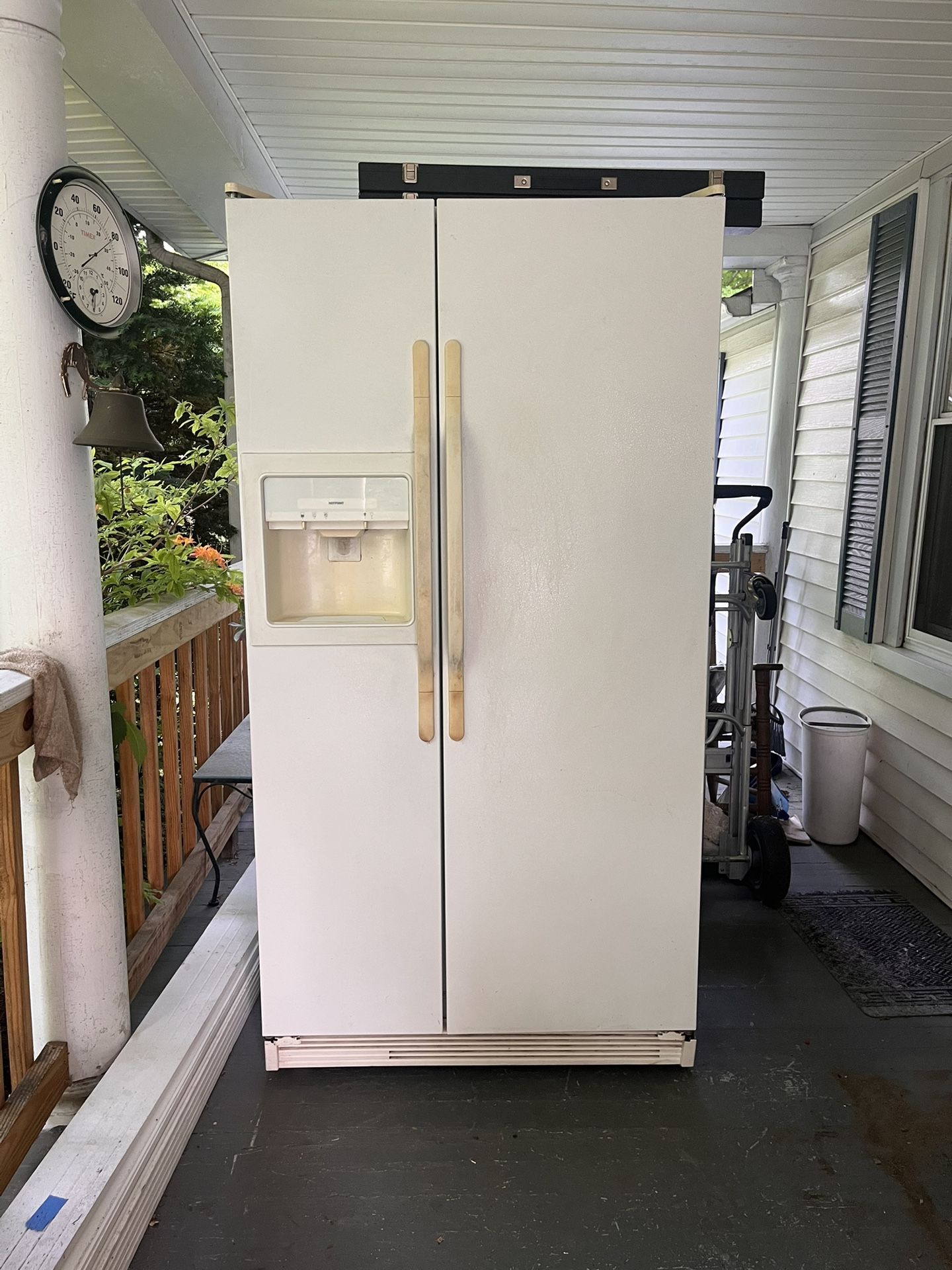 Hot point double door refrigerator