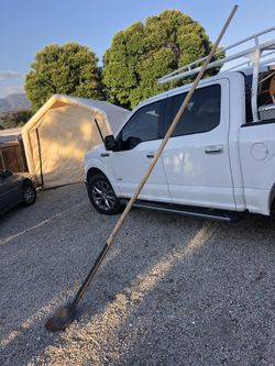 Long shovel good condition the long is 12 fit