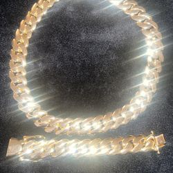 18k Gold Cuban Link Chain 