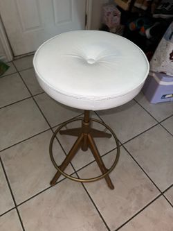 White/gold stool