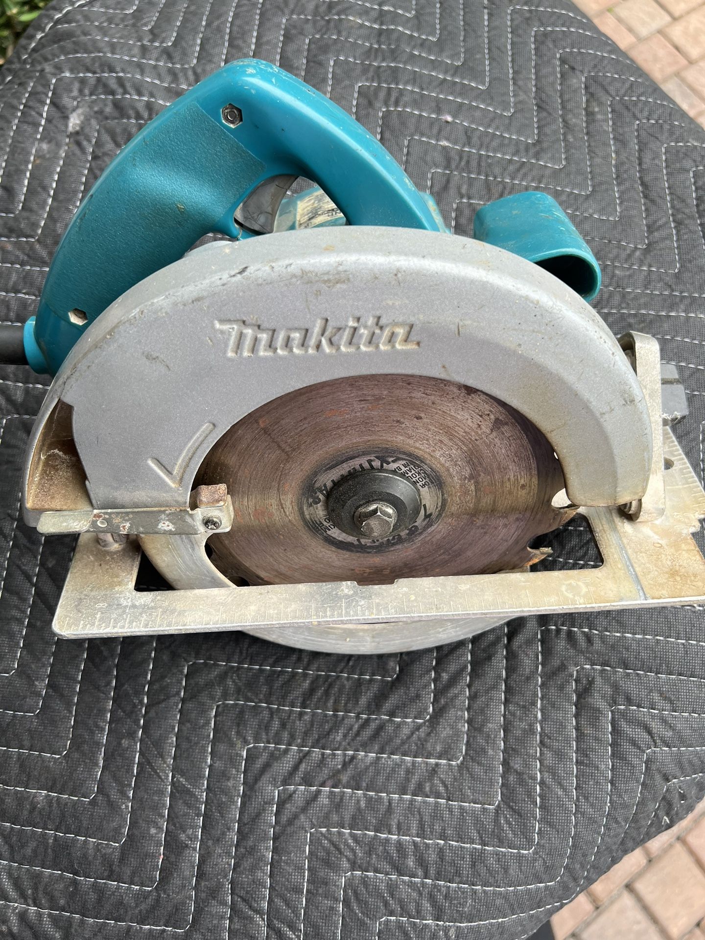 MAKITA 7 1/4” CARBIDE BLADE POWER SAW
