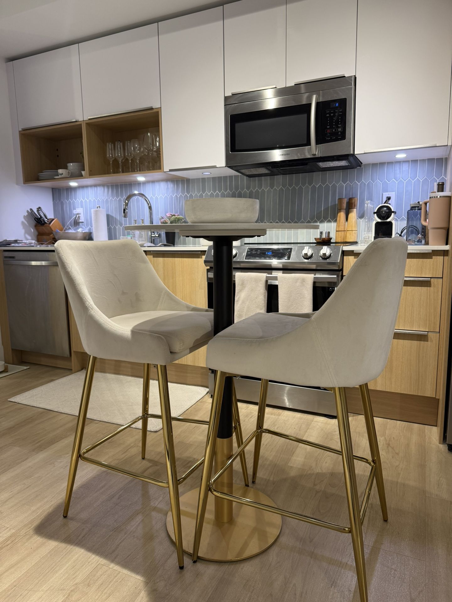 Modern White & Gold Bar Table Set + 2 Velvet Bar Stools $200. Pick Up Only!!