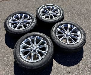 Honda CR-V wheels 235 60 18 Goodyear Assurance Finesse tires