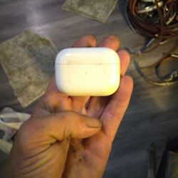 Original Apple Airpods Only Have One The Other One Is Misplaced.