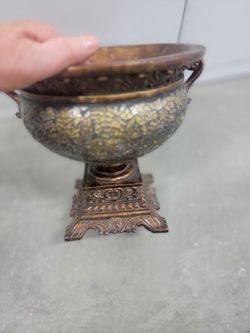 Beautiful Gold Ornate bowl - $10.00