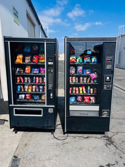 SNACK VENDING MACHINES $500