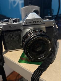 Pentax K1000 35mm Film Camera w/ Vivitar 28mm Lens