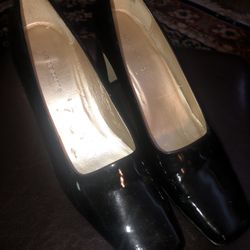 LIZ CLAIBORNE 3 In Shiny Leather Pumps Sz 9.5m