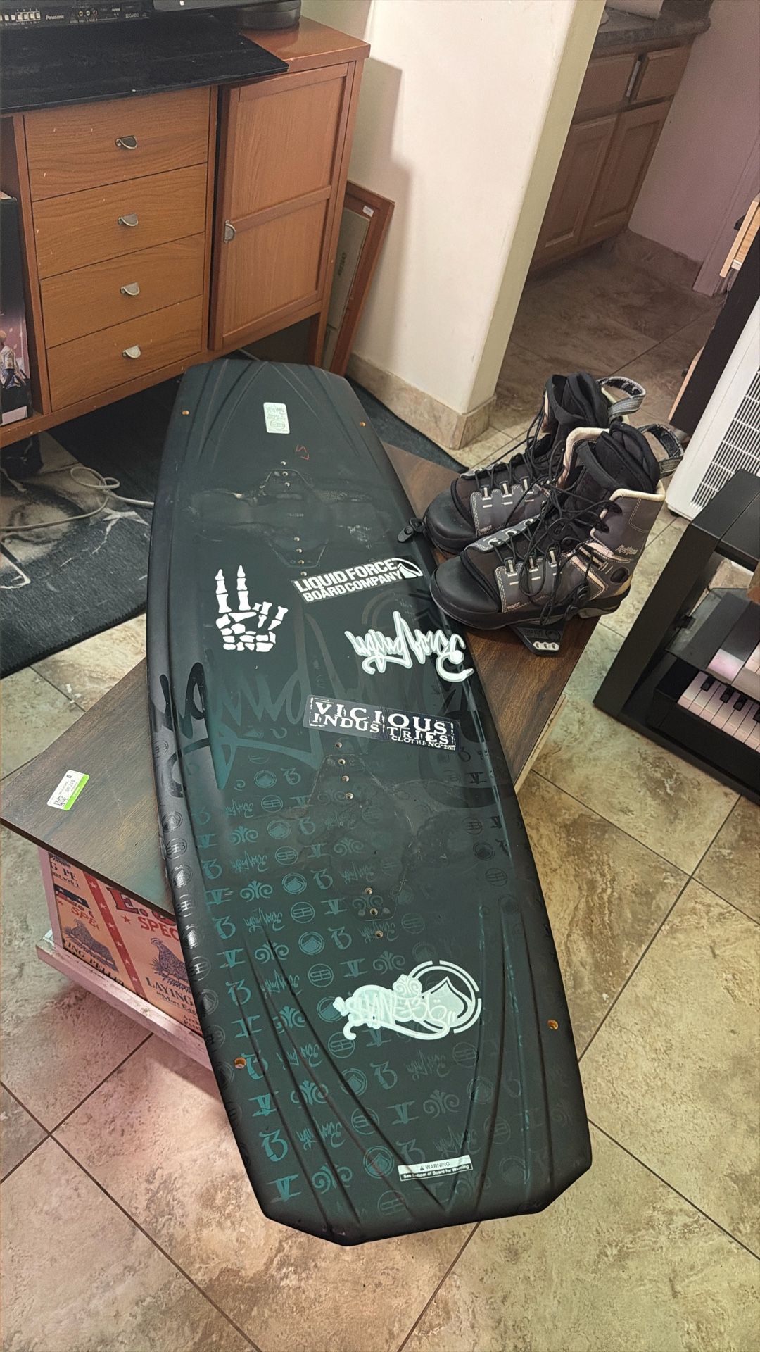 2008 Liquid Force Shane Bonifay 136 Pro Model wakeboard & Bindings/Boots