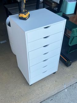 7 Drawers Moving Dresser