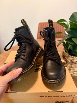DOC MARTNES / youth