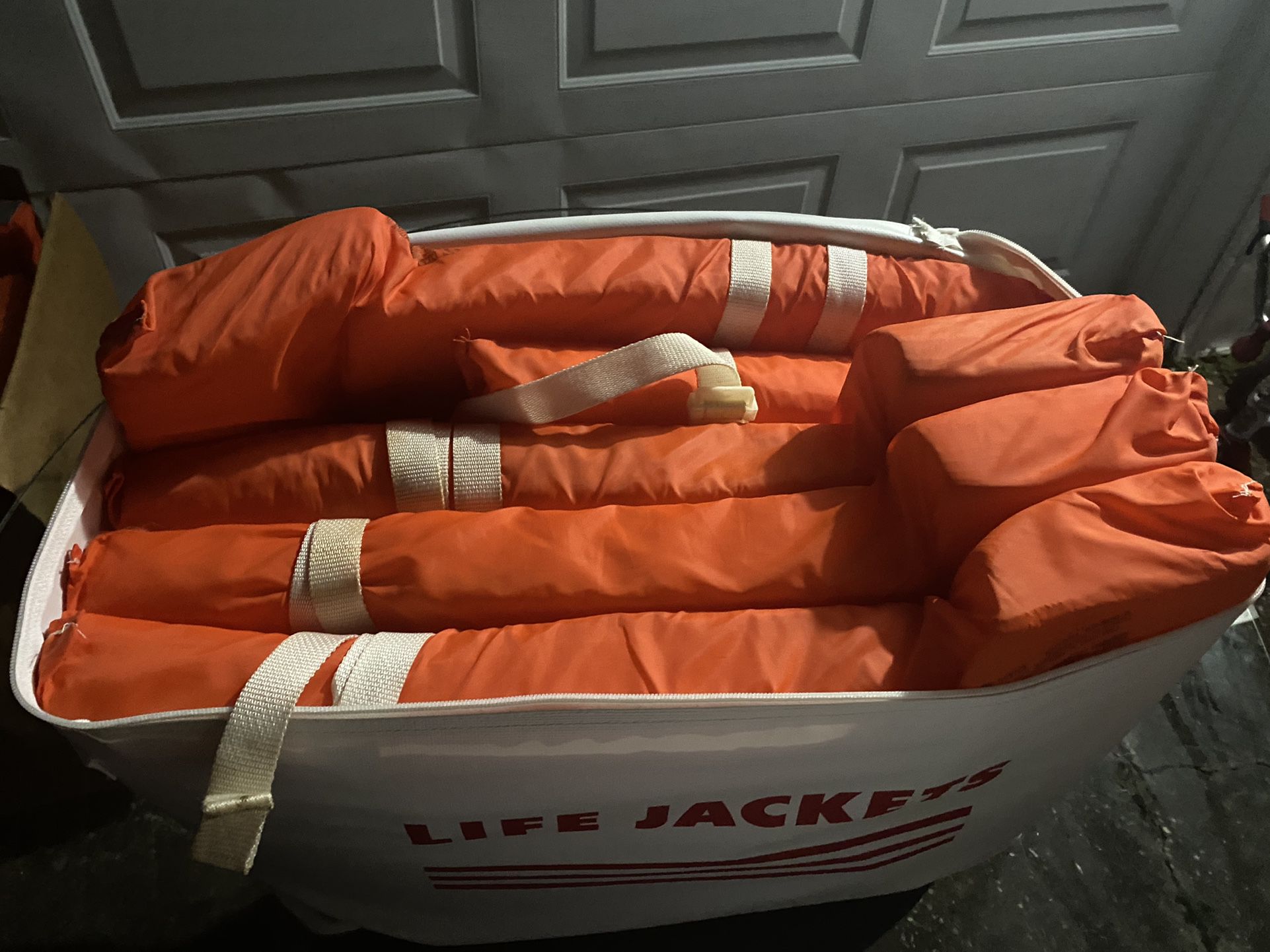 Life jackets 4 pc-(15 lb ) 1pc- (7lb)