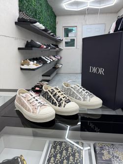 Woman Dior shoes