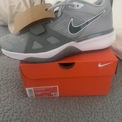Mens New Nike 10.5 Basketball Shoes 