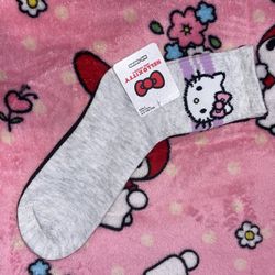 hello kitty socks