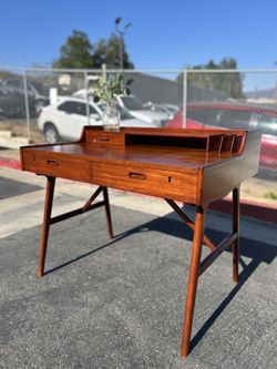 1960’s Mid Century Danish Desk by Arne Wahl Iversen for Vinde Möbelfabrik
