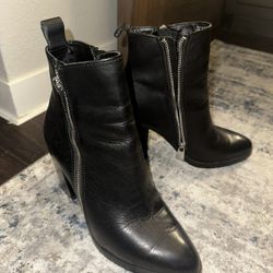 Steve Madden Black Ankle Boots, Size 6