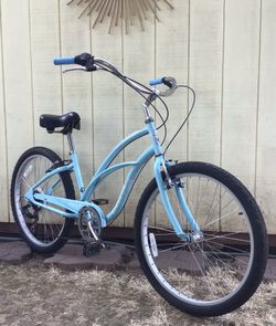 Women’s Electra 7sp. Beach Cruiser Bicycle !