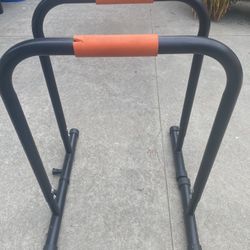 set of freestanding dip bars Good Condition 