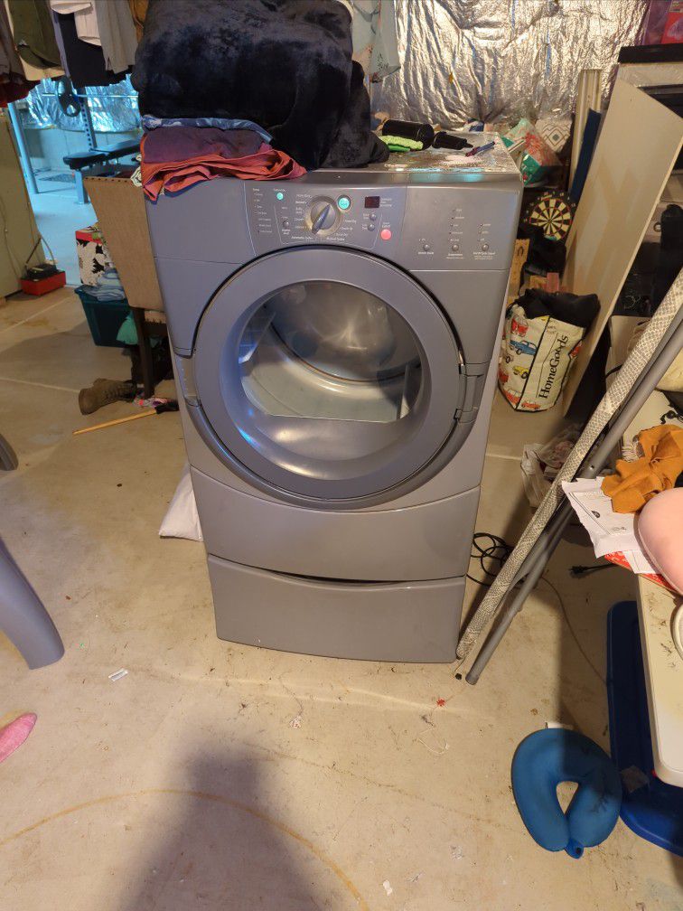 Whirlpool Duet Dryer With Base