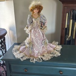 Beautiful Victorian Ceramic Doll With Stand 