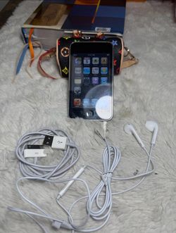 Apple ipod touch 3rd Generation 16 gb (read