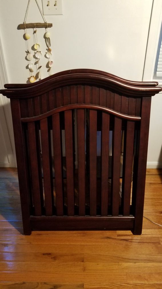 Cherrywood single crib/toddler/daybed