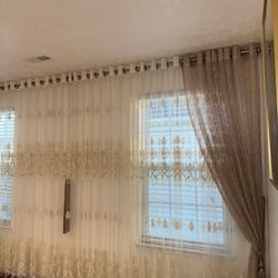 Curtain With Curtain Rod