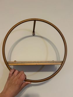 Circle wall shelf