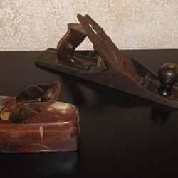 2 vintage wood working planes tools Bailey selling entire lot see our other great vintage art antiques Sports jewelry fishing lures furniture Collect