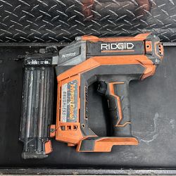 Ridgid 18V Brushless Cordless HyperDrive 18° 18-Gauge Brad Nailer R09890