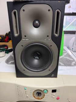 Behringer Truth B2031 Studio Monitor Speaker