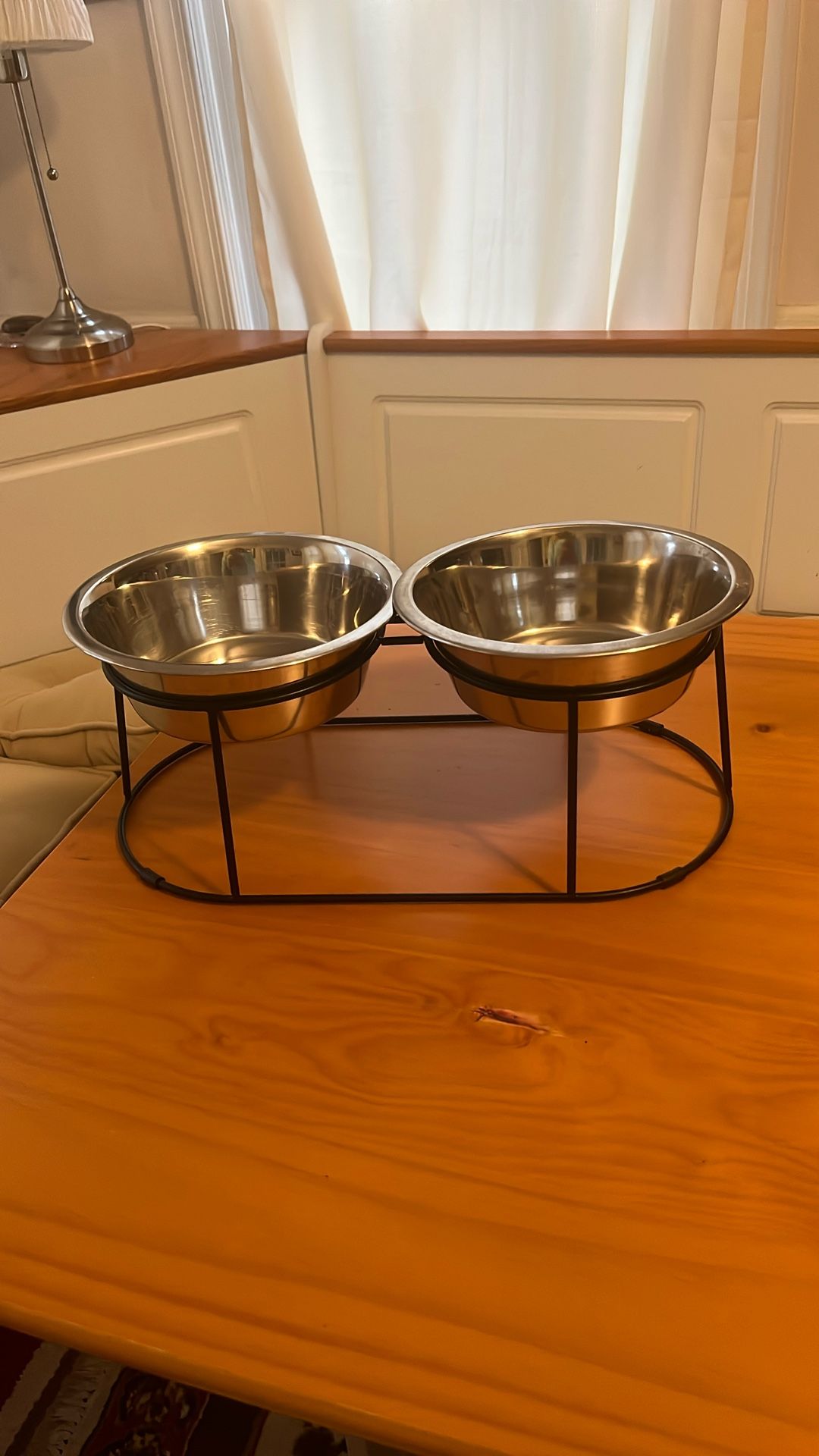 Large elevated dog food feeder