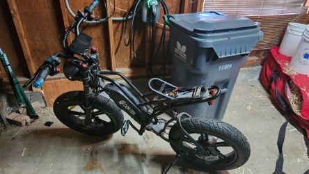 Moped-Style E-Bike